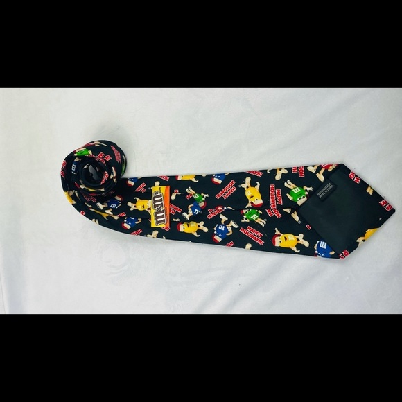M&M tie - Picture 1 of 3